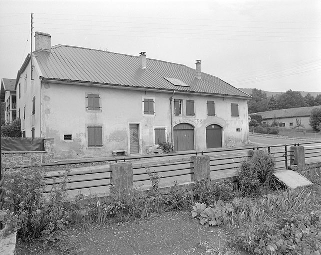 Le bâtiment abritant à l'origine le magasin de la Fraternelle. © Jérôme Mongreville / Région Bourgogne-Franche-Comté, Inventaire du patrimoine - 1996