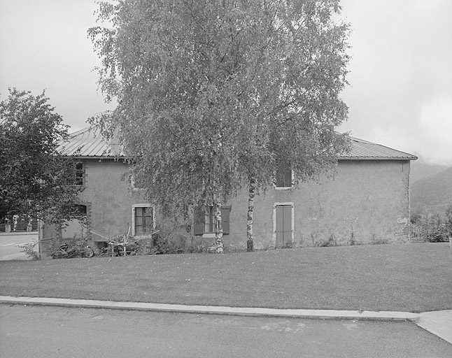 Façade postérieure. © Jérôme Mongreville / Région Bourgogne-Franche-Comté, Inventaire du patrimoine - 1996