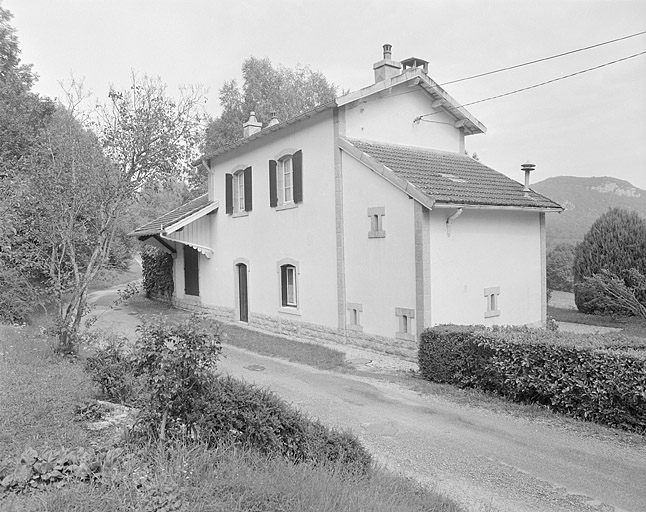 Façade sur rue. © Jérôme Mongreville / Région Bourgogne-Franche-Comté, Inventaire du patrimoine - 1996