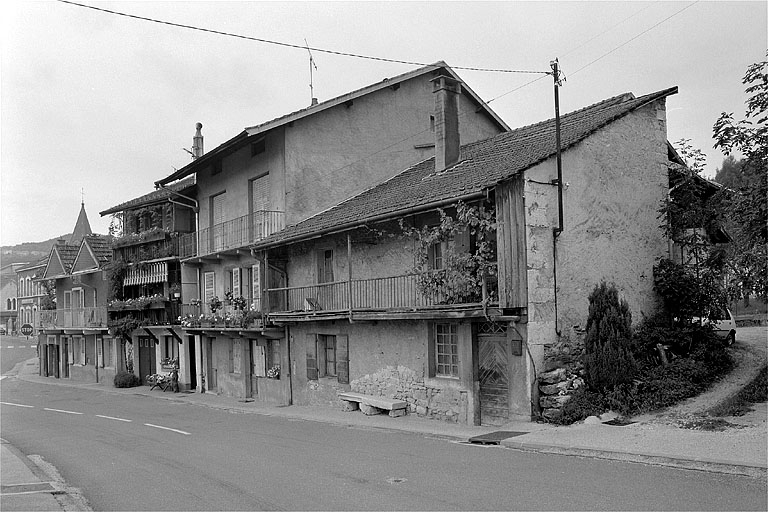 Vue depuis la rue de la Cueille. © Jérôme Mongreville / Région Bourgogne-Franche-Comté, Inventaire du patrimoine - 1996