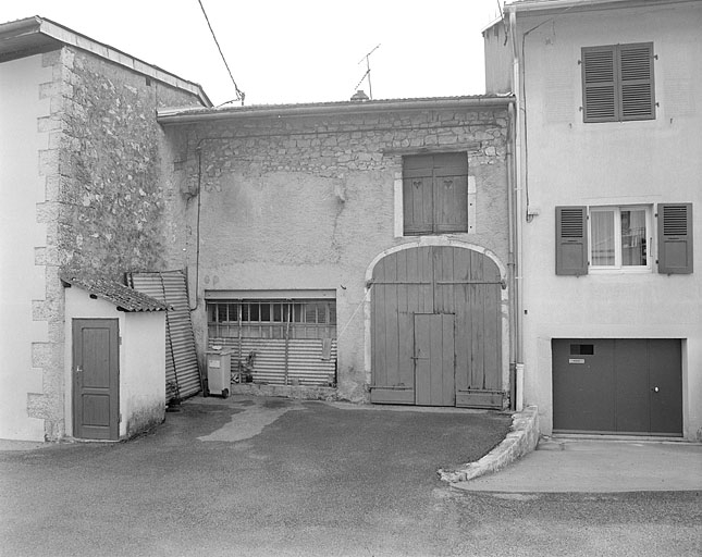 Façade postérieure. © Jérôme Mongreville / Région Bourgogne-Franche-Comté, Inventaire du patrimoine - 1996