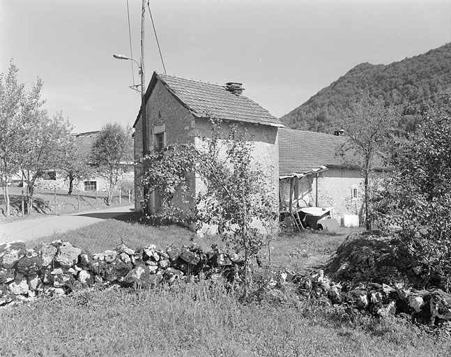 Ferme sur la commune de Ponthoux. © Jérôme Mongreville / Région Bourgogne-Franche-Comté, Inventaire du patrimoine - 1996