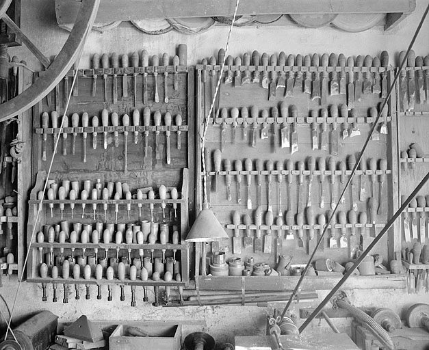 Ratelier d'outils de tournerie. © Jérôme Mongreville / Région Bourgogne-Franche-Comté, Inventaire du patrimoine - 1996