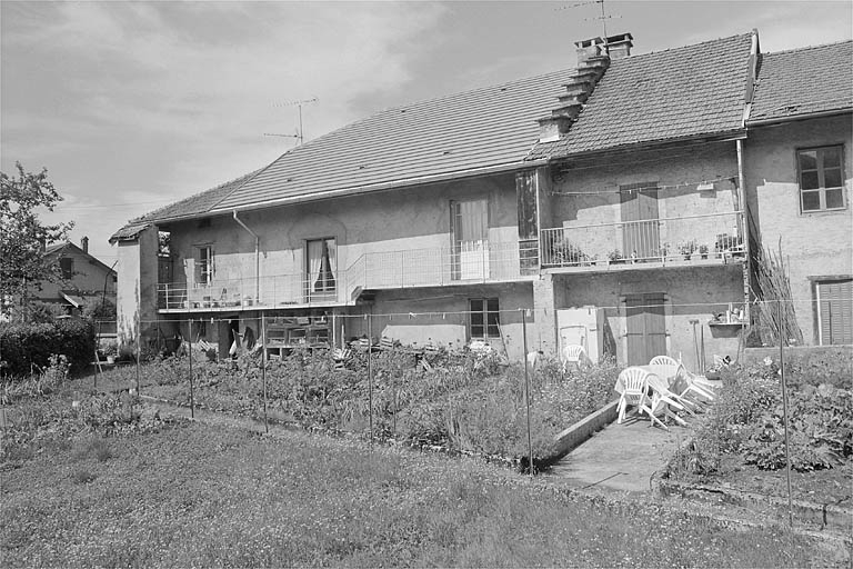 Façade postérieure de la ferme. © Jérôme Mongreville / Région Bourgogne-Franche-Comté, Inventaire du patrimoine - 1996