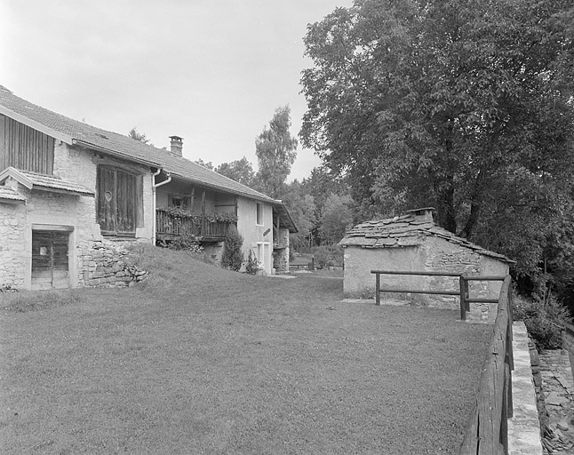 Façade antérieure et fournil. © Jérôme Mongreville / Région Bourgogne-Franche-Comté, Inventaire du patrimoine - 1996
