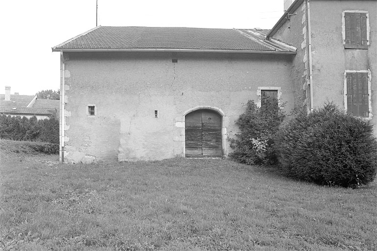 Façade de la ferme sur le parc. © Jérôme Mongreville / Région Bourgogne-Franche-Comté, Inventaire du patrimoine - 1996