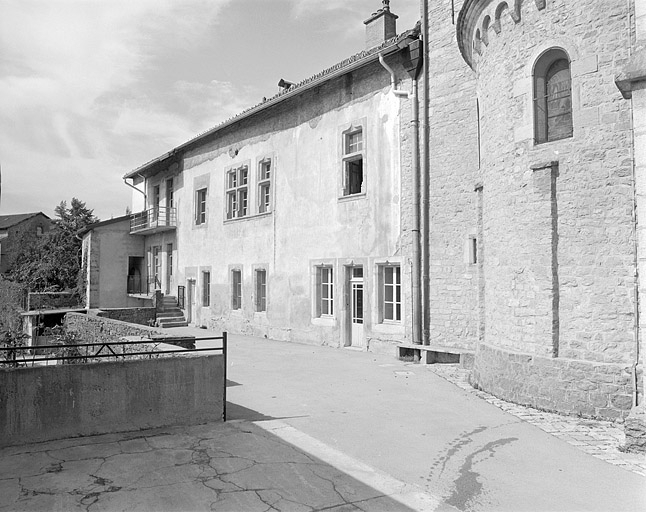 Façade est du prieuré. © Jérôme Mongreville / Région Bourgogne-Franche-Comté, Inventaire du patrimoine - 1996