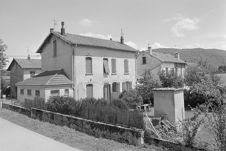 Façade sur le jardin. © Jérôme Mongreville / Région Bourgogne-Franche-Comté, Inventaire du patrimoine - 1996