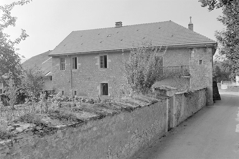 Façade postérieure depuis la rue du curé Marquis. © Jérôme Mongreville / Région Bourgogne-Franche-Comté, Inventaire du patrimoine - 1996