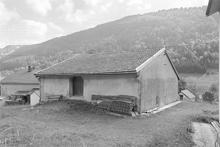 Façade postérieure. © Jérôme Mongreville / Région Bourgogne-Franche-Comté, Inventaire du patrimoine - 1996