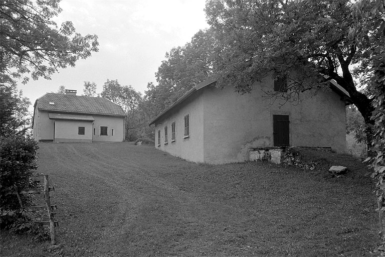 Vue de l'ensemble des bâtiments. © Jérôme Mongreville / Région Bourgogne-Franche-Comté, Inventaire du patrimoine - 1996