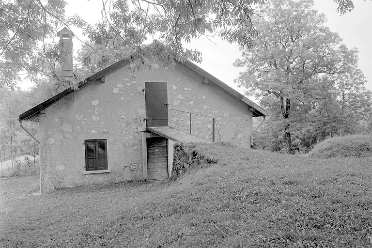 Face sud-ouest de la porcherie. © Jérôme Mongreville / Région Bourgogne-Franche-Comté, Inventaire du patrimoine - 1996
