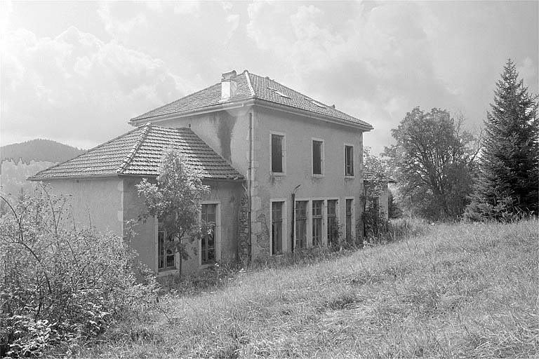 Façade postérieure. © Jérôme Mongreville / Région Bourgogne-Franche-Comté, Inventaire du patrimoine - 1996