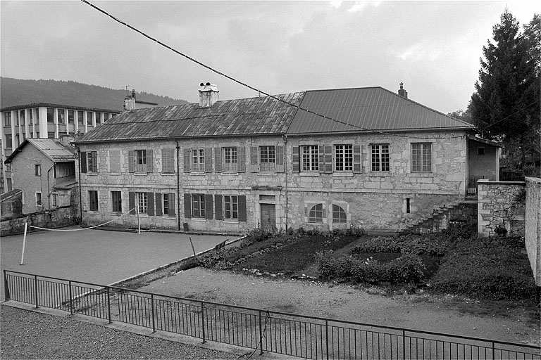 Façade postérieure. © Jérôme Mongreville / Région Bourgogne-Franche-Comté, Inventaire du patrimoine - 1996
