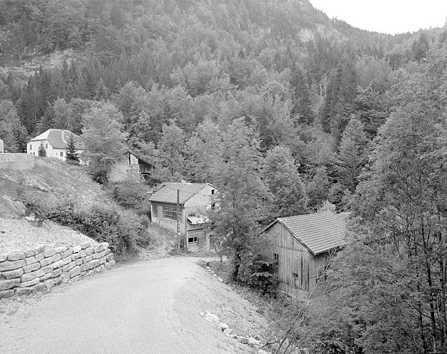Le site des Moulins sur le Flumen. © Jérôme Mongreville / Région Bourgogne-Franche-Comté, Inventaire du patrimoine - 1996