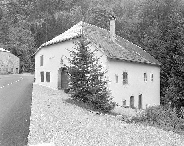Façades nord-est et nord-ouest. © Jérôme Mongreville / Région Bourgogne-Franche-Comté, Inventaire du patrimoine - 1996