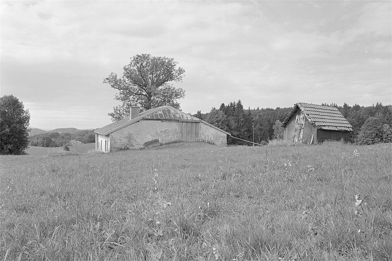 Vue générale depuis le nord-est. © Jérôme Mongreville / Région Bourgogne-Franche-Comté, Inventaire du patrimoine - 1996