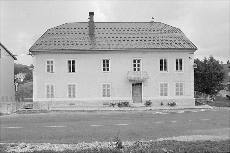 Façade antérieure. © Jérôme Mongreville / Région Bourgogne-Franche-Comté, Inventaire du patrimoine - 1996