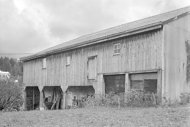 Façade postérieure. © Jérôme Mongreville / Région Bourgogne-Franche-Comté, Inventaire du patrimoine - 1996