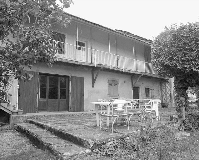 Façade postérieure de la ferme. © Jérôme Mongreville / Région Bourgogne-Franche-Comté, Inventaire du patrimoine - 1996