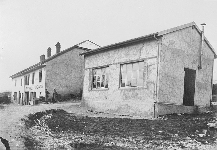 La succursale et la salle de bal. © Jérôme  Mongreville (reproduction) / Région Bourgogne-Franche-Comté, Inventaire du patrimoine - 1996