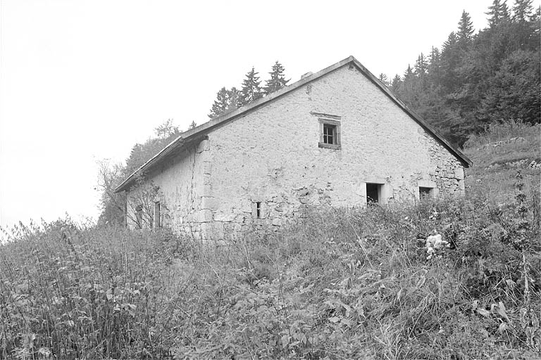 Face droite et façade antérieure. © Jérôme Mongreville / Région Bourgogne-Franche-Comté, Inventaire du patrimoine - 1996