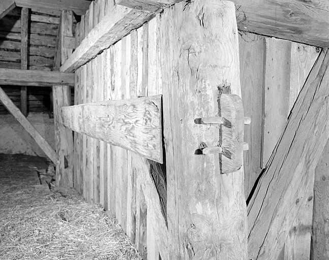 Assemblage de la charpente dans les combles. © Jérôme Mongreville / Région Bourgogne-Franche-Comté, Inventaire du patrimoine - 1996