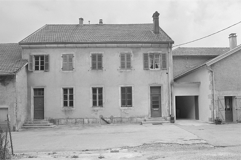 Façade antérieure. © Jérôme Mongreville / Région Bourgogne-Franche-Comté, Inventaire du patrimoine - 1996