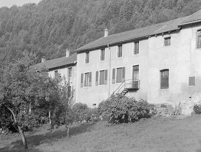 Façade postérieure. © Jérôme Mongreville / Région Bourgogne-Franche-Comté, Inventaire du patrimoine - 1996