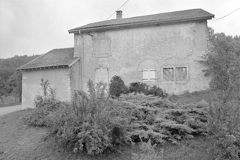 Façade postérieure. © Jérôme Mongreville / Région Bourgogne-Franche-Comté, Inventaire du patrimoine - 1996