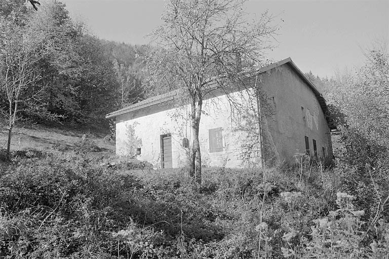 Façade antérieure et face est. © Jérôme Mongreville / Région Bourgogne-Franche-Comté, Inventaire du patrimoine - 1996
