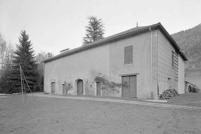 Façade postérieure. © Jérôme Mongreville / Région Bourgogne-Franche-Comté, Inventaire du patrimoine - 1996