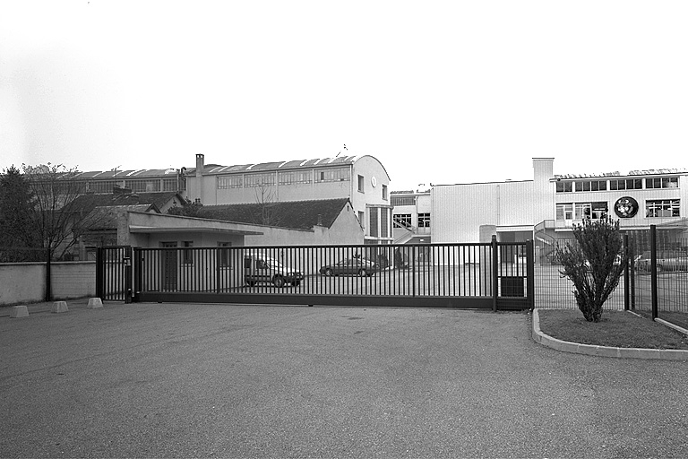 Vue d'ensemble depuis le sud. © Jérôme Mongreville / Région Bourgogne-Franche-Comté, Inventaire du patrimoine - 1996