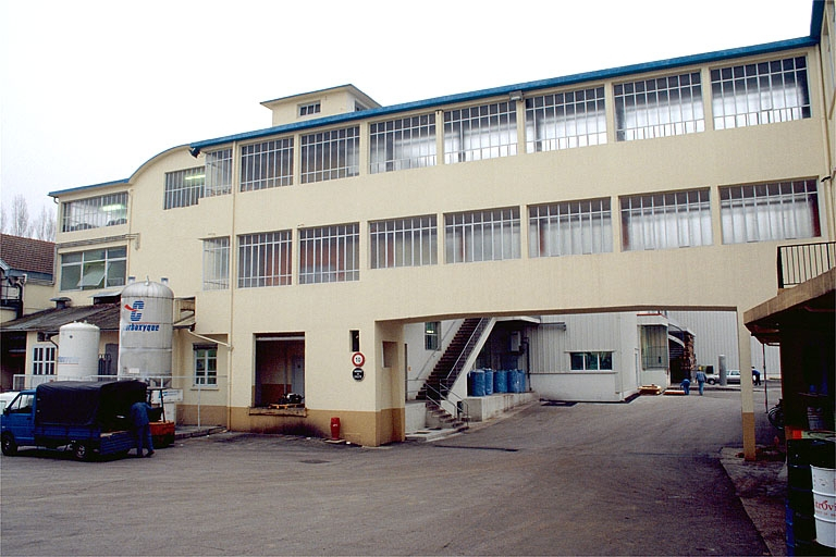 Extrémité ouest de l'atelier de fabrication et sa passerelle. © Jérôme Mongreville / Région Bourgogne-Franche-Comté, Inventaire du patrimoine - 1996