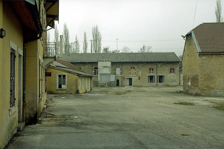 Pièces d'affinage depuis l'entrée. © Jérôme Mongreville / Région Bourgogne-Franche-Comté, Inventaire du patrimoine - 1996