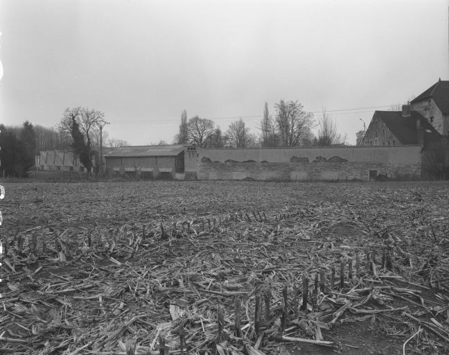 Vue d'ensemble depuis le sud. © Jérôme Mongreville / Région Bourgogne-Franche-Comté, Inventaire du patrimoine - 1996