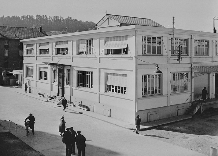 [Entrée de l'usine Bel]. © Jérôme  Mongreville (reproduction) / Région Bourgogne-Franche-Comté, Inventaire du patrimoine - 1996