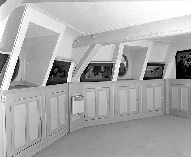 Salon situé à l'étage de comble, côté droit depuis l'entrée. © Jérôme Mongreville / Région Bourgogne-Franche-Comté, Inventaire du patrimoine - 1997