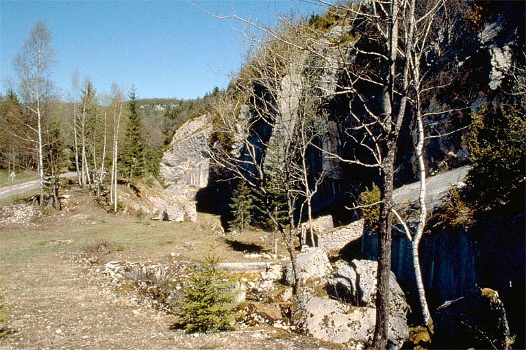 Carrière de Pratz : vue d'ensemble depuis le sud. © Yves Sancey / Région Bourgogne-Franche-Comté, Inventaire du patrimoine - 1997