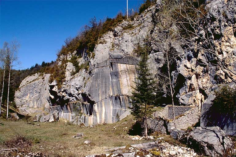 Carrière de Pratz : front de taille. © Yves Sancey / Région Bourgogne-Franche-Comté, Inventaire du patrimoine - 1997