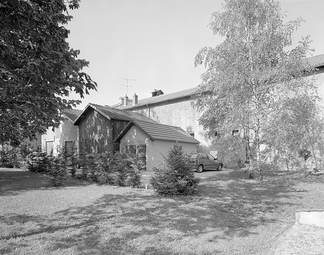 Vue d'ensemble depuis le nord-est. © Jérôme Mongreville / Région Bourgogne-Franche-Comté, Inventaire du patrimoine - 1997