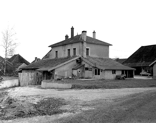 Extensions ouest et sud : pièces d'affinage et chaufferie-salle de réunion. © Yves Sancey / Région Bourgogne-Franche-Comté, Inventaire du patrimoine - 1997
