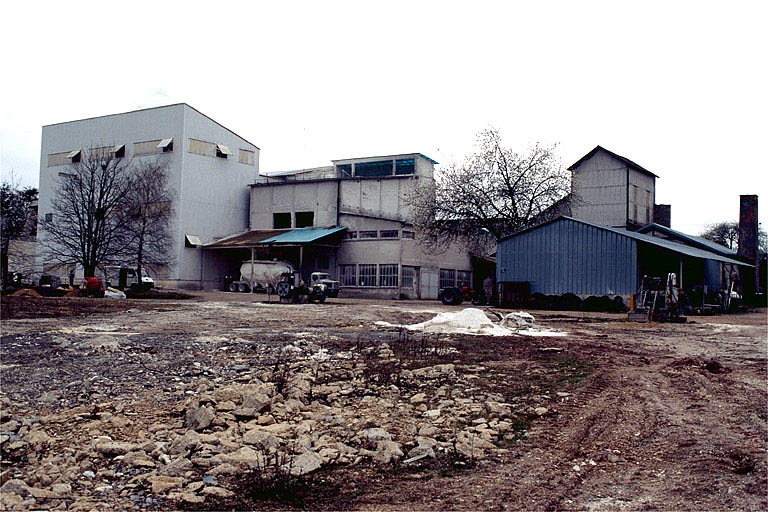 Vue d'ensemble depuis le nord-est. © Yves Sancey / Région Bourgogne-Franche-Comté, Inventaire du patrimoine - 1997