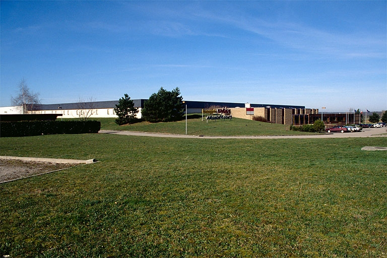 Vue d'ensemble depuis l'est. © Yves Sancey / Région Bourgogne-Franche-Comté, Inventaire du patrimoine - 1997 Vue d'ensemble depuis l'est. © Yves Sancey / Région Bourgogne-Franche-Comté, Inventaire du patrimoine - 1997