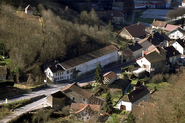 Vue générale depuis le nord-est. © Yves Sancey / Région Bourgogne-Franche-Comté, Inventaire du patrimoine - 1997