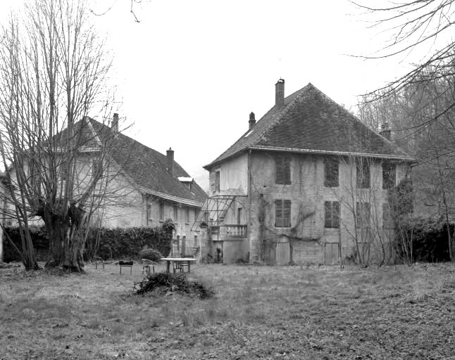 Logement d'ouvriers et logement patronal. © Jérôme Mongreville / Région Bourgogne-Franche-Comté, Inventaire du patrimoine - 1997