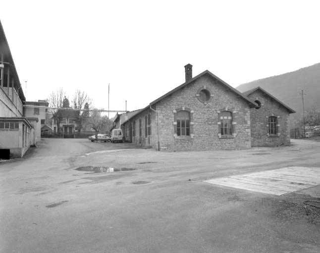 Vue des ateliers de fabrication depuis le nord. © Jérôme Mongreville / Région Bourgogne-Franche-Comté, Inventaire du patrimoine - 1997