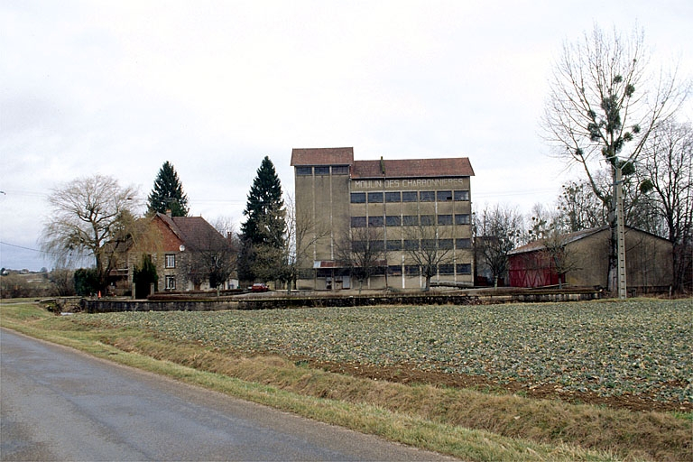 Vue d'ensemble depuis la route. © Yves Sancey / Région Bourgogne-Franche-Comté, Inventaire du patrimoine - 1997