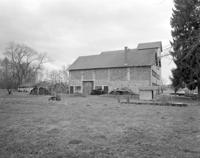 Façade nord du magasin industriel et de la boulangerie. © Yves Sancey / Région Bourgogne-Franche-Comté, Inventaire du patrimoine - 1997