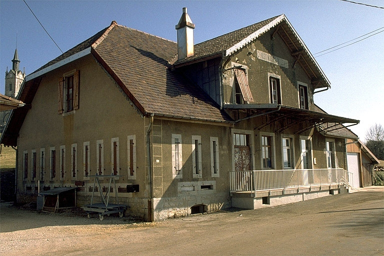 Vue de trois quarts gauche. © Yves Sancey / Région Bourgogne-Franche-Comté, Inventaire du patrimoine - 1997